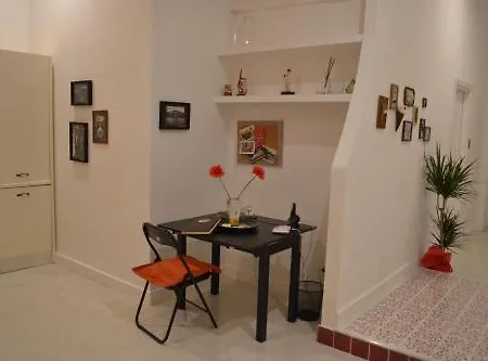 Oda ve Kahvaltı Le Stanze Di Dolly Napoli
